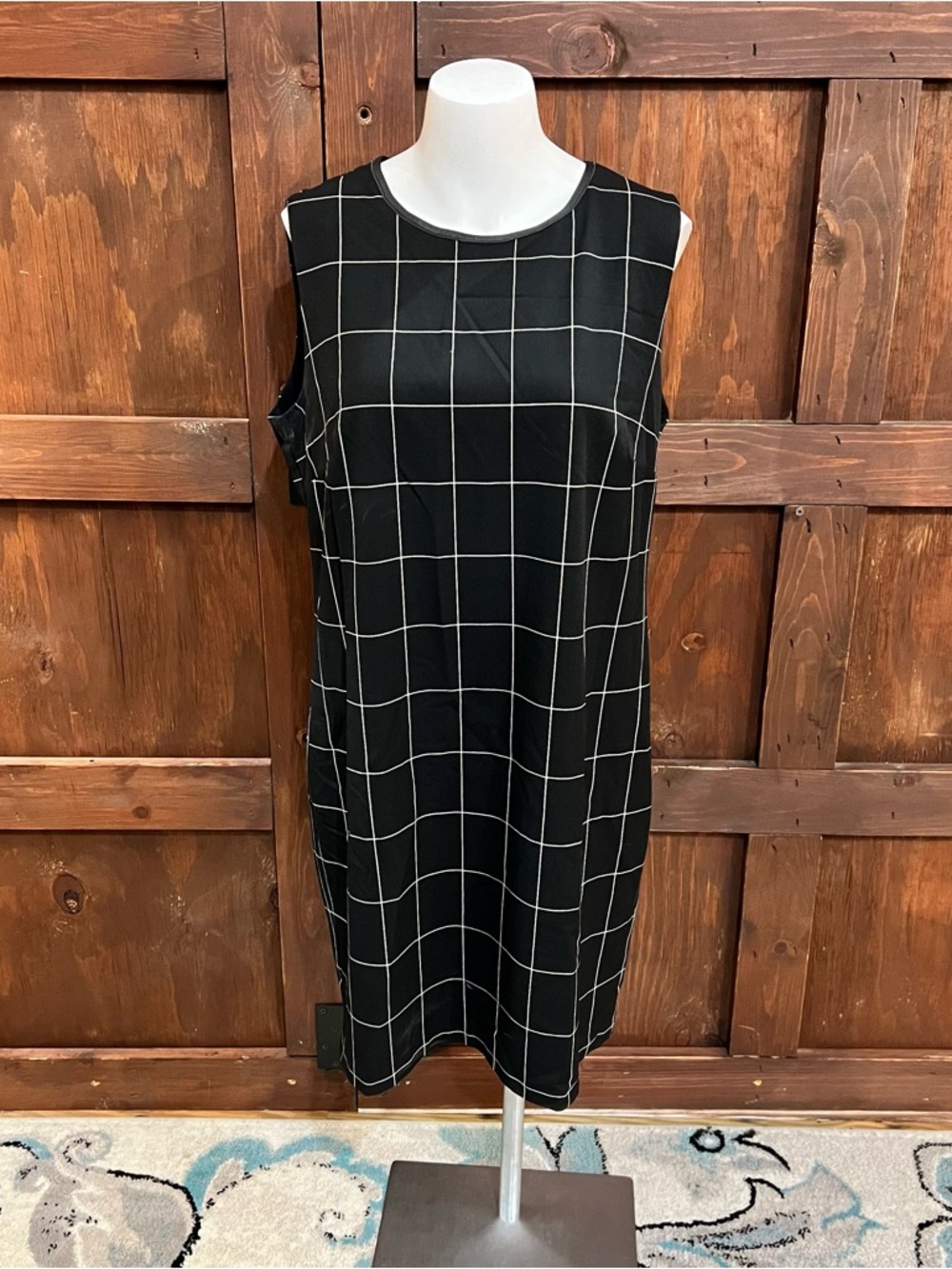 Women’s Black Windowpane Shift Dress